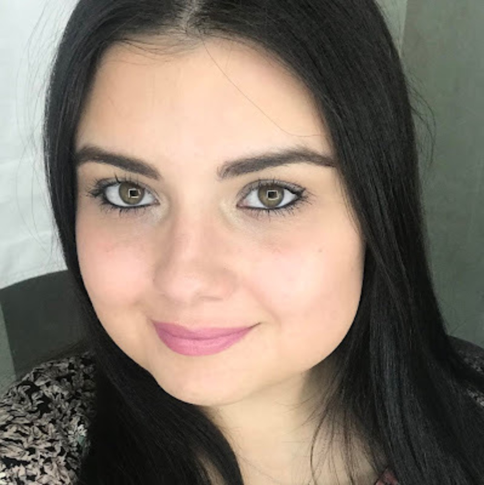 Meet your Posher, Ana